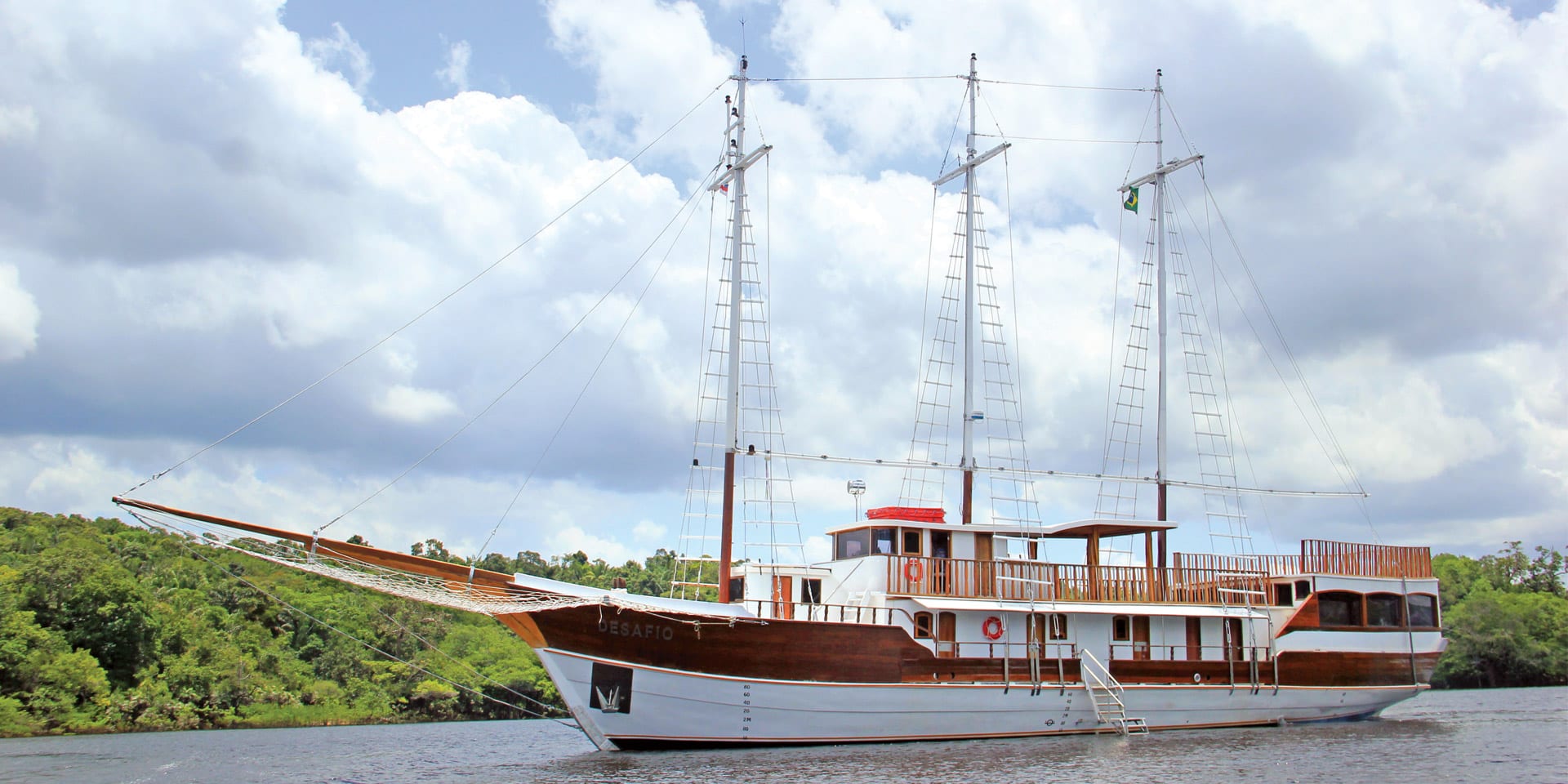 Brazil_Amazon_Manaus_Cruise_MV_Desafio Contours Travel Experts in